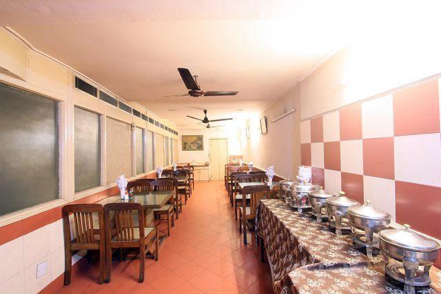 Oyo 15791 Flagship Hotel Executive Hazratganj Lucknow Dış mekan fotoğraf