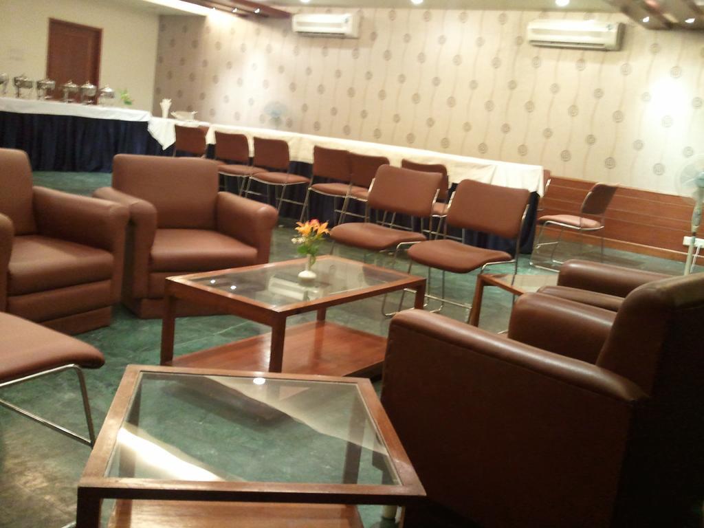 Oyo 15791 Flagship Hotel Executive Hazratganj Lucknow Dış mekan fotoğraf