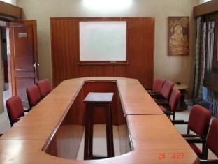 Oyo 15791 Flagship Hotel Executive Hazratganj Lucknow Dış mekan fotoğraf